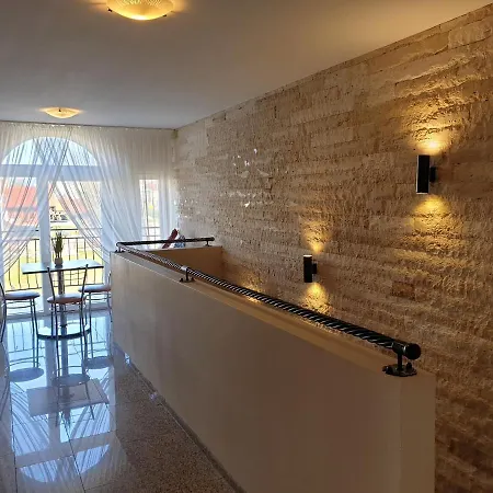 Amber Homestay *